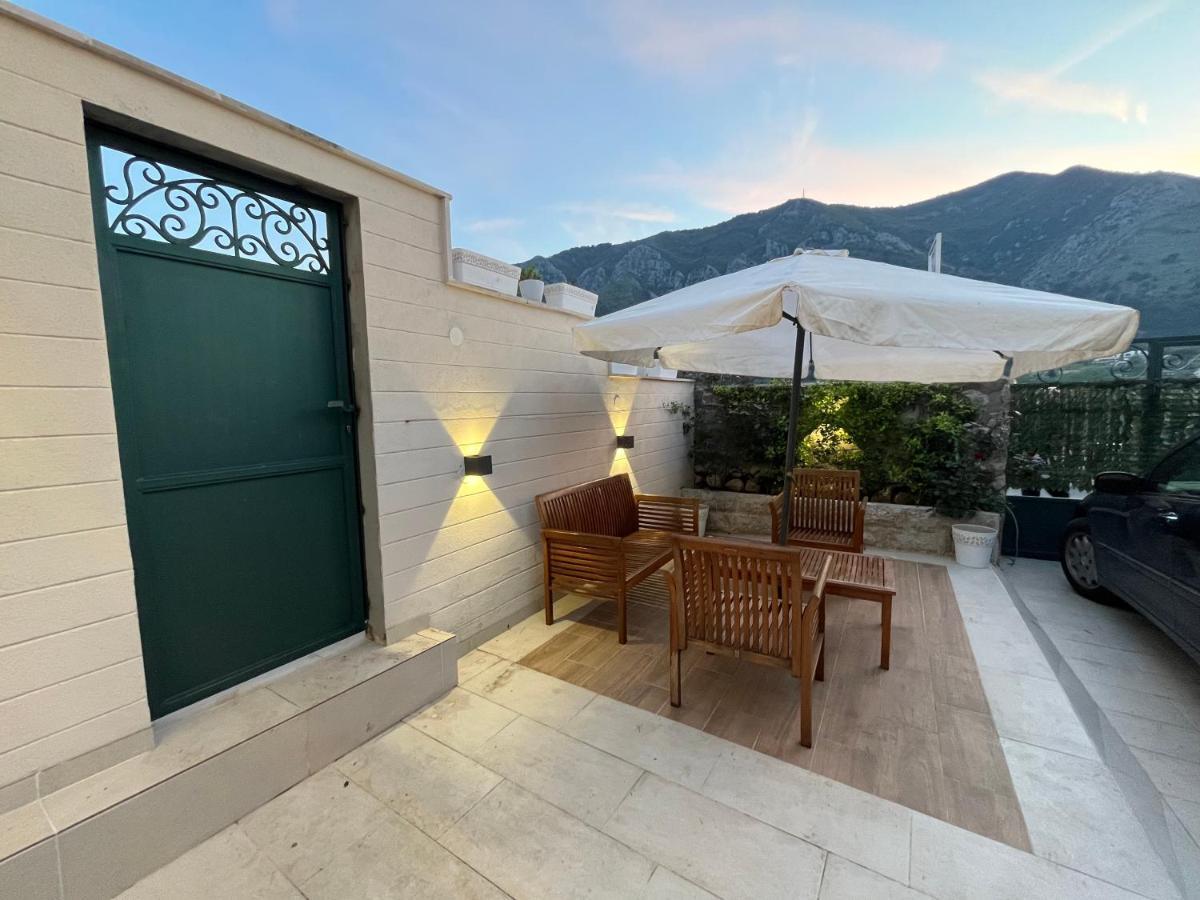 Villa Miramare , Dobrota Seafront Kotor Dış mekan fotoğraf