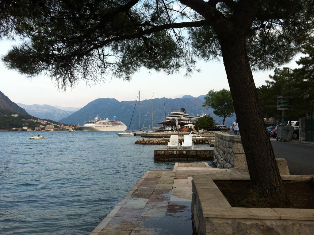 Villa Miramare , Dobrota Seafront Kotor Dış mekan fotoğraf