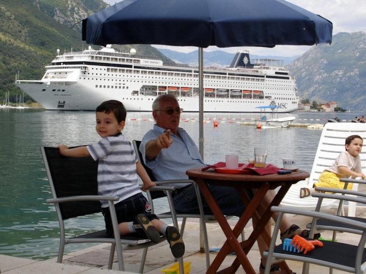Villa Miramare , Dobrota Seafront Kotor Dış mekan fotoğraf